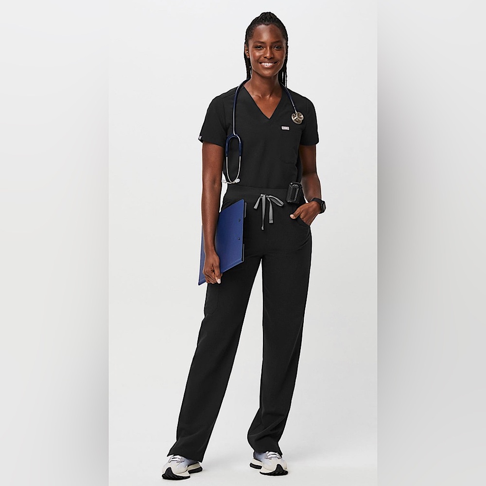 COPY - Figs - High Waisted Kade Cargo Scrub Pants - Black - 2XL